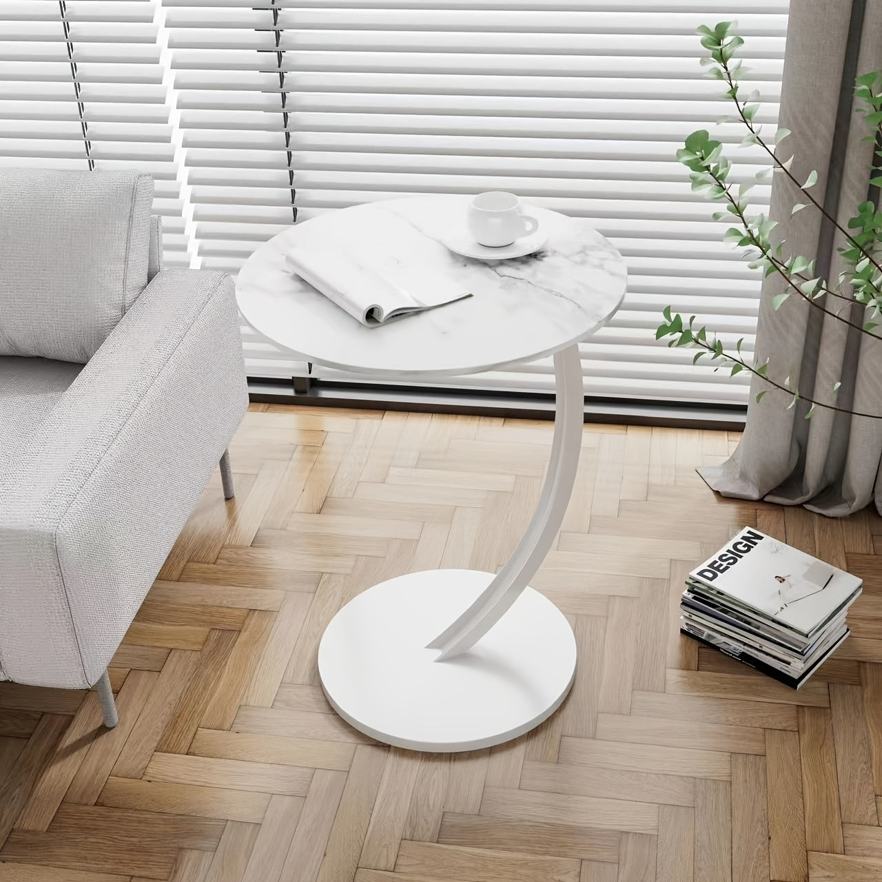 Simple Luxury Solid Wood Circular Coffee Table - Modern Double-Layer Sofa Side Cabinet, Creative Lightweight Luxury Side Table, Chic And Simple Living Room Circular Coffee Table, Suitable for Bedroom, Balcony, Living Room And Kitchen Leisure Tables