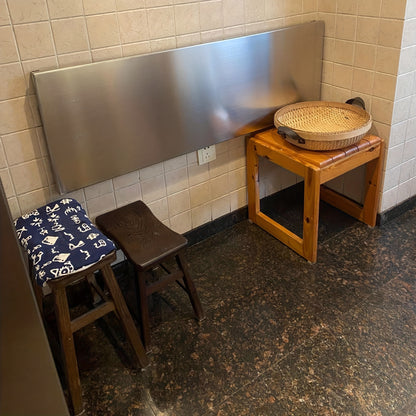 A Folding Table Made of 304 Stainless Steel, Designed to Be Mounted on The Wall, Serves As a Kitchen Storage Shelf And Is Appropriate for Use in The Living Room, Balcony, Bathroom, Or Laundry Area
