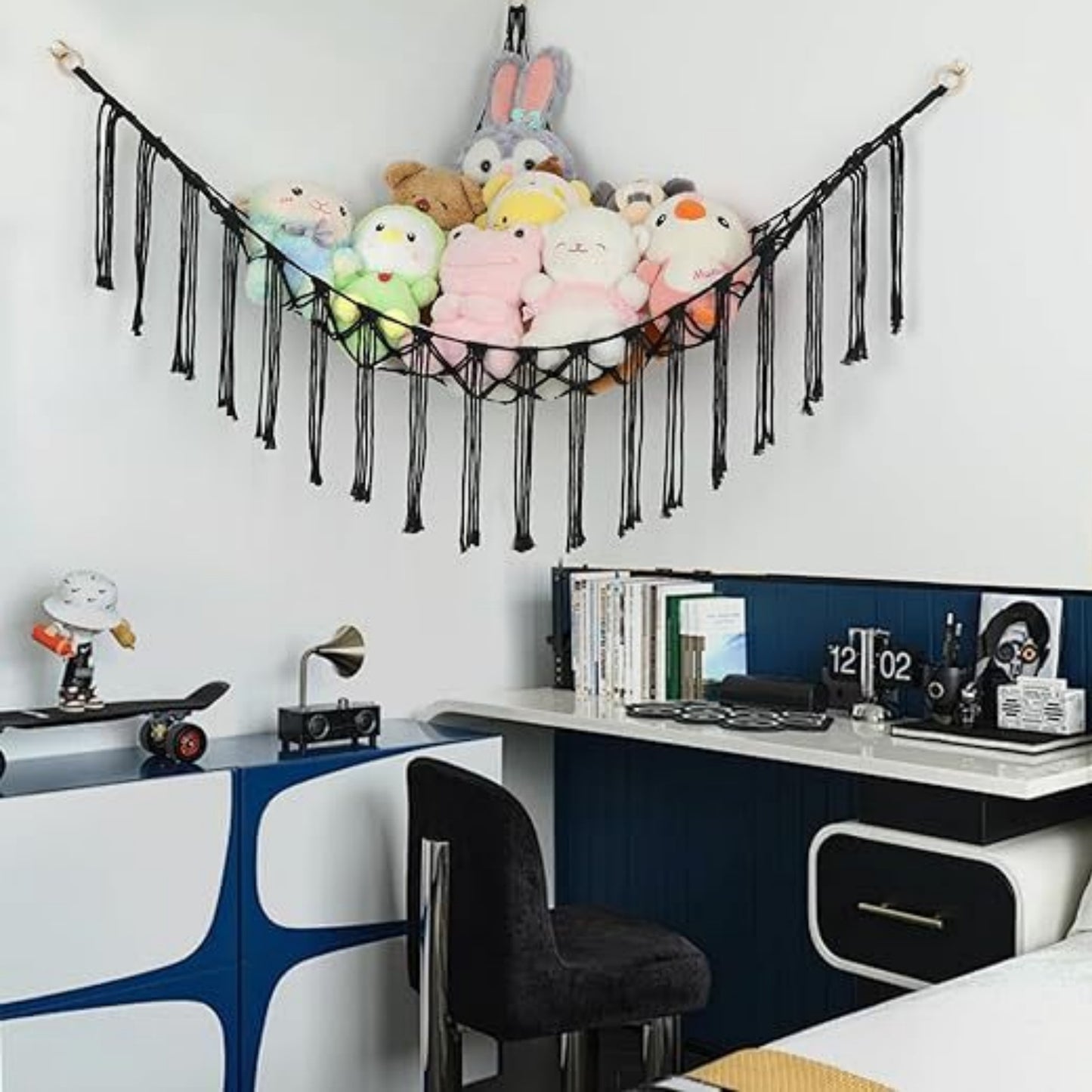 A Plush Toy Storage Hammock With Built-In Lighting, Ideal For Storing Unused Plush Toys And Indoor Items, As Well As Small Accessories For Halloween, Christmas, Easter, And Thanksgiving.