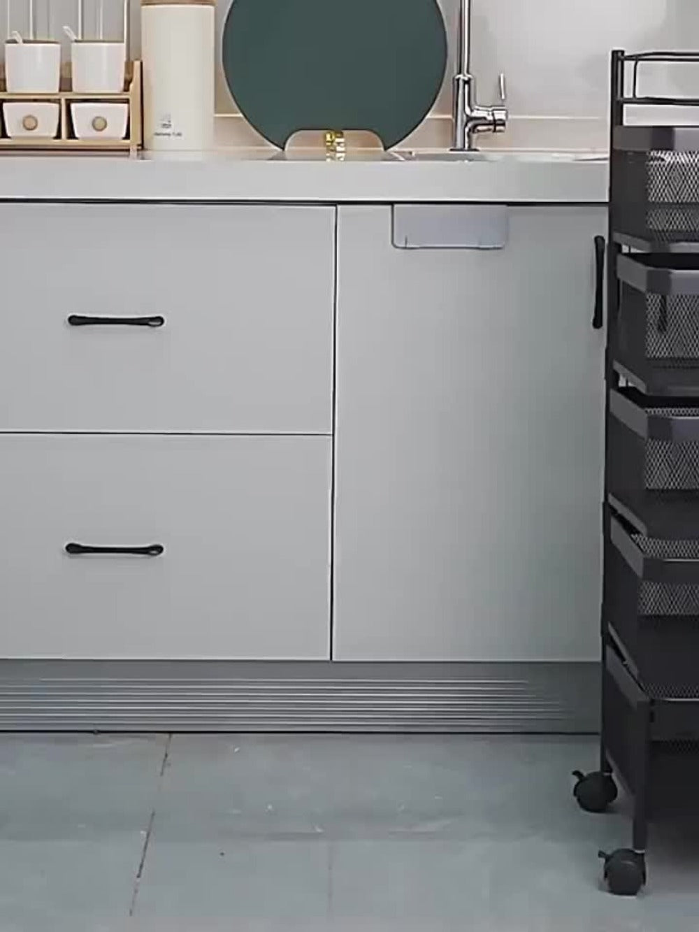 5-Tier Rotating Kitchen Storage Shelf with Wheels, Metal Fruit & Vegetable Basket Rack Storage Trolley, Floor-Standing Multi-Layer Organizer for Kitchen & Bathroom, Square
